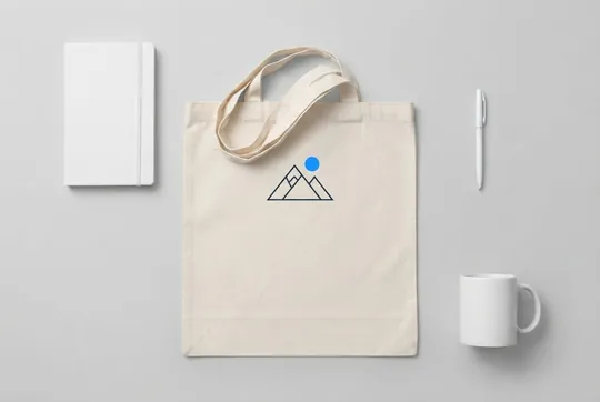 корпоративный мерч и welcome-pack: шоппер с логотипом компании